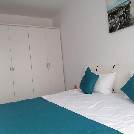 Aqua West Apartment Free Parking- Self Check-In Oradea Exteriör bild