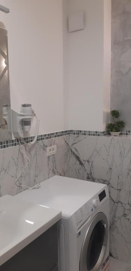 Aqua West Apartment Free Parking- Self Check-In Oradea Exteriör bild