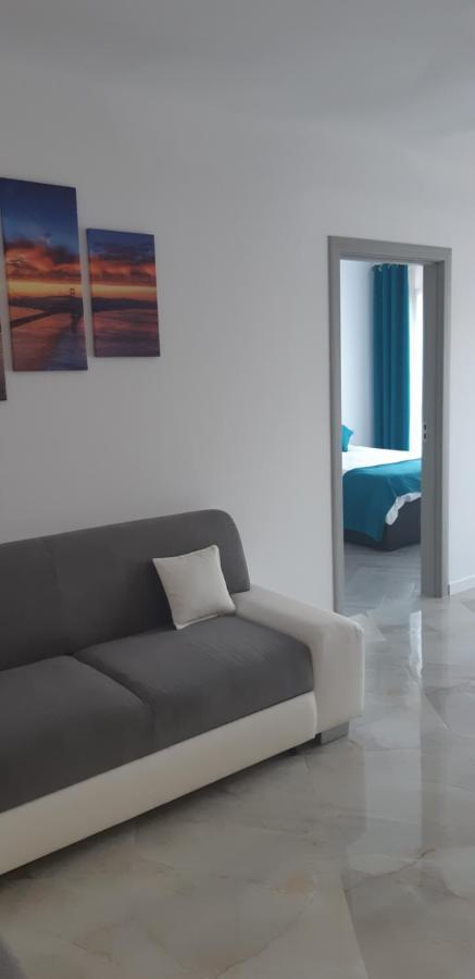 Aqua West Apartment Free Parking- Self Check-In Oradea Exteriör bild