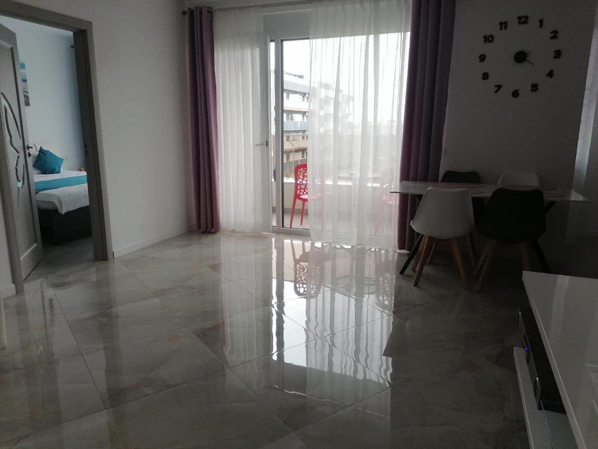 Aqua West Apartment Free Parking- Self Check-In Oradea Exteriör bild